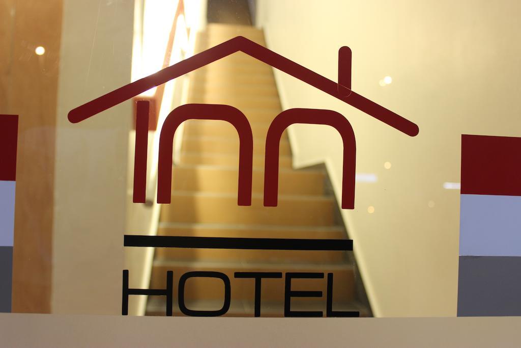 Inn Hotel トゥルッ・インタン エクステリア 写真