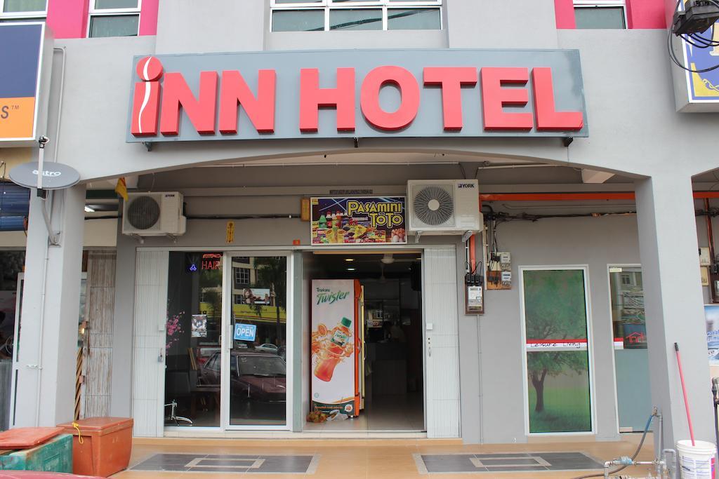 Inn Hotel トゥルッ・インタン エクステリア 写真